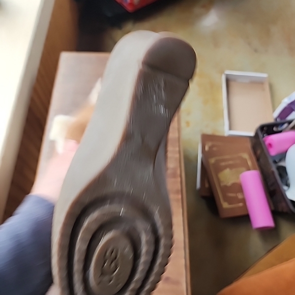 UGG Sandra wedge heel tan suede upper shearling lining sz 7 - Picture 8 of 10